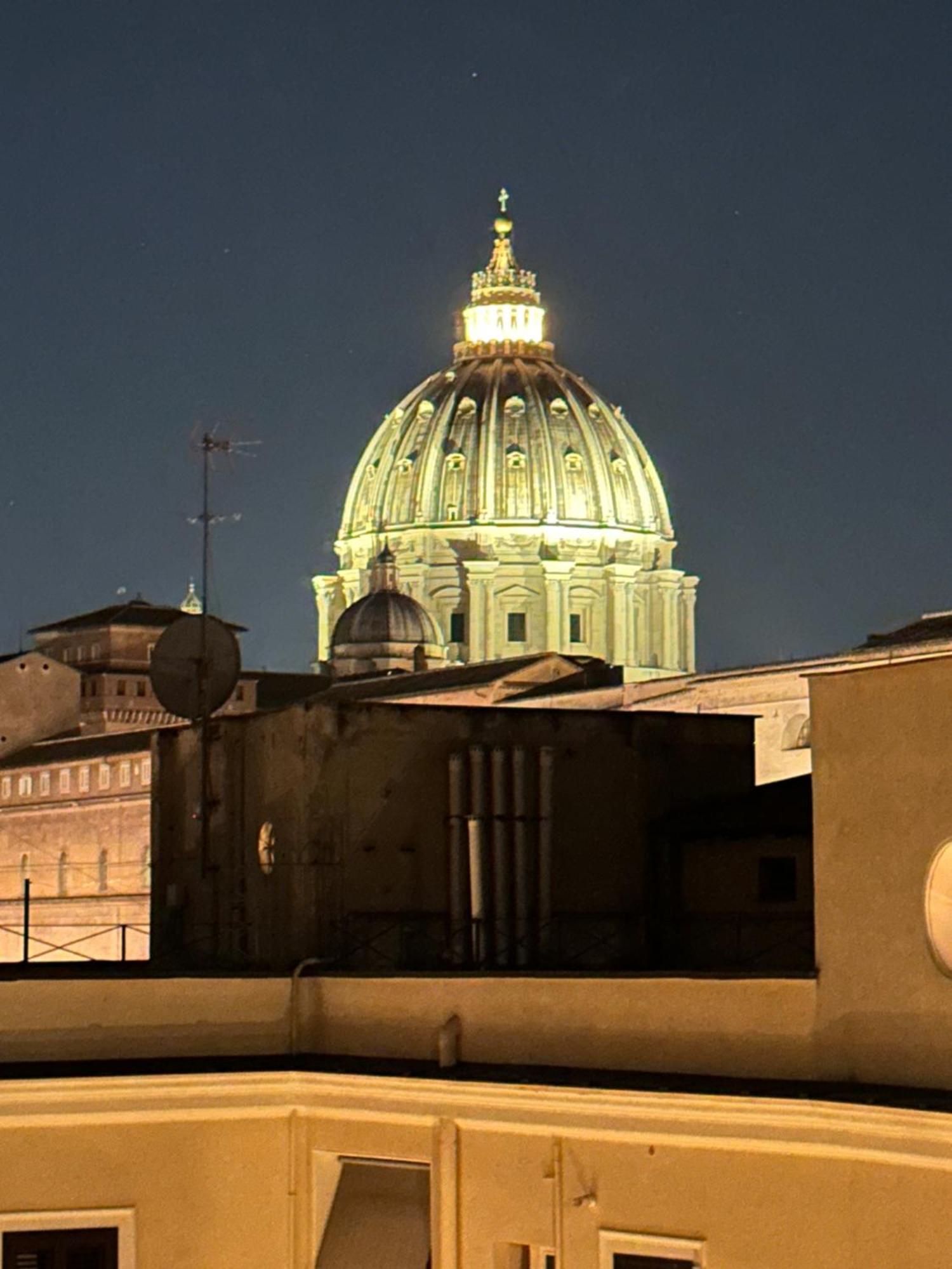 Ricettiva Risorgimento San Pietro E Musei Vaticani Rome Exterior photo